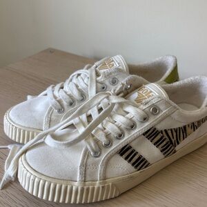 Gola Women's Tennis Mark Cox Safari Sneaker W6